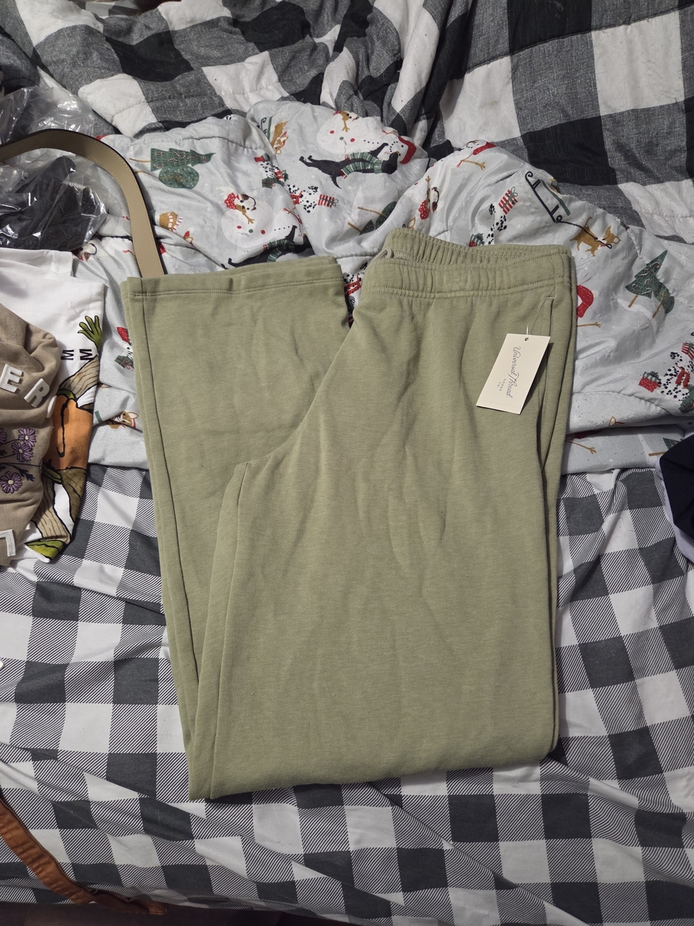 Universal Thread Olive Drawstring Fleece Sweatpants - Picture 6 of 6